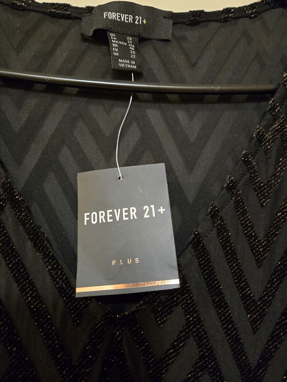 NWT Forever 21 Size 2X Black Glitter Chevron Bodysuit Plunging V-Neck - Picture 4 of 5